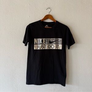 Nike Just Do It Black Graphic Tshirt Size Small Holographic Logo Swoosh Tee